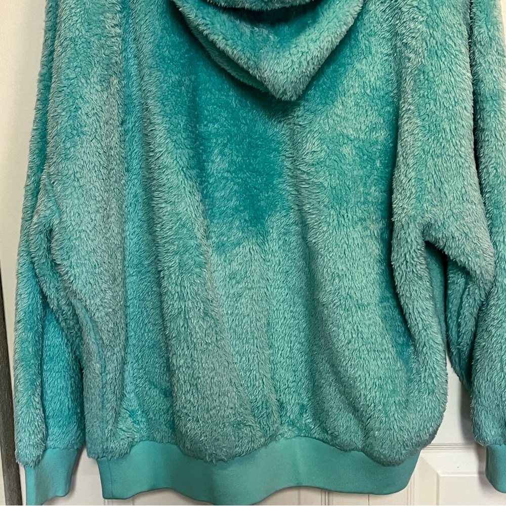 UGG NWT AUTHENTIC LOYRA SHERPA LAGUNA SOFT DROP SHOULDER SLEEVES WARM HO… - Picture 9 of 17